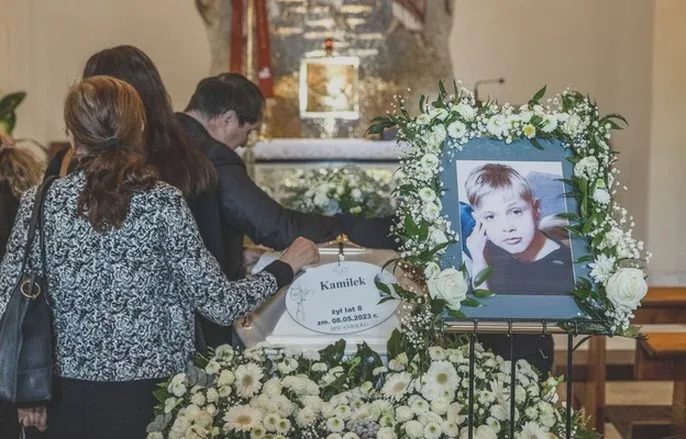 Standardy ochrony małoletnich: jak wdrożyć wymogi ustawy Kamilka?