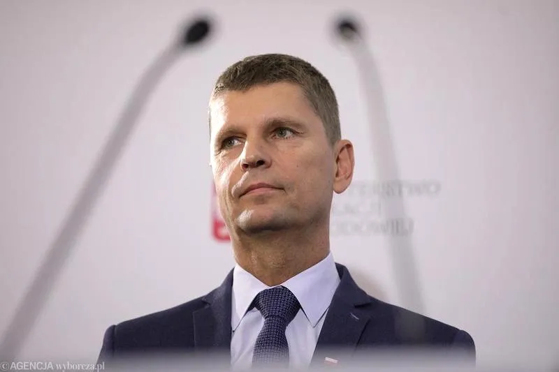 Wiceminister edukacji - jakie zmiany niesie ze sobą jego rola w polskich szkołach?